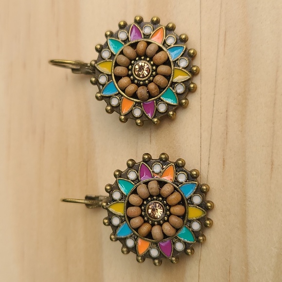 Jewelry - vintage style small earrings